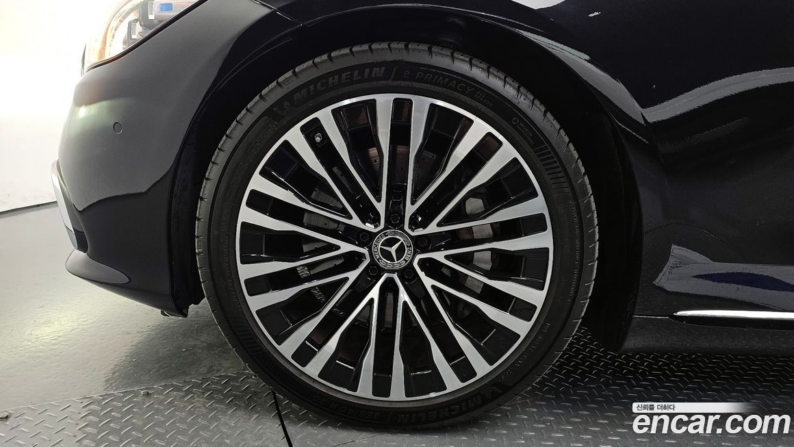 Mercedes-Benz S-Class 2021