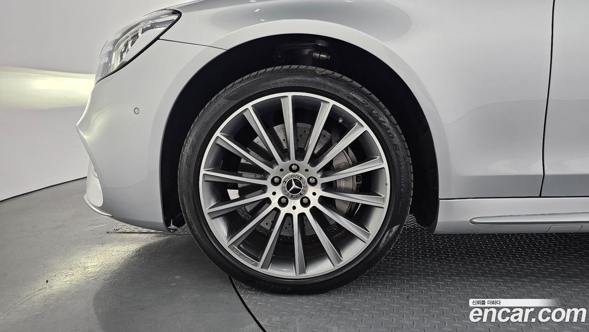 Mercedes-Benz S-Class 2020