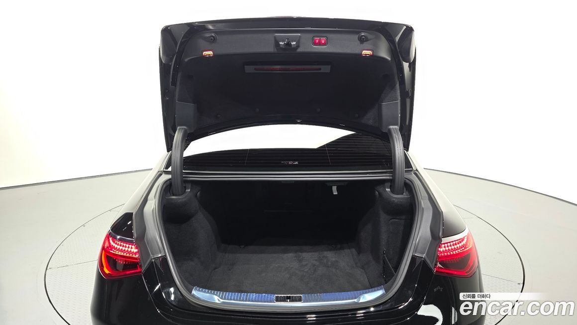 Mercedes-Benz S-Class 2023