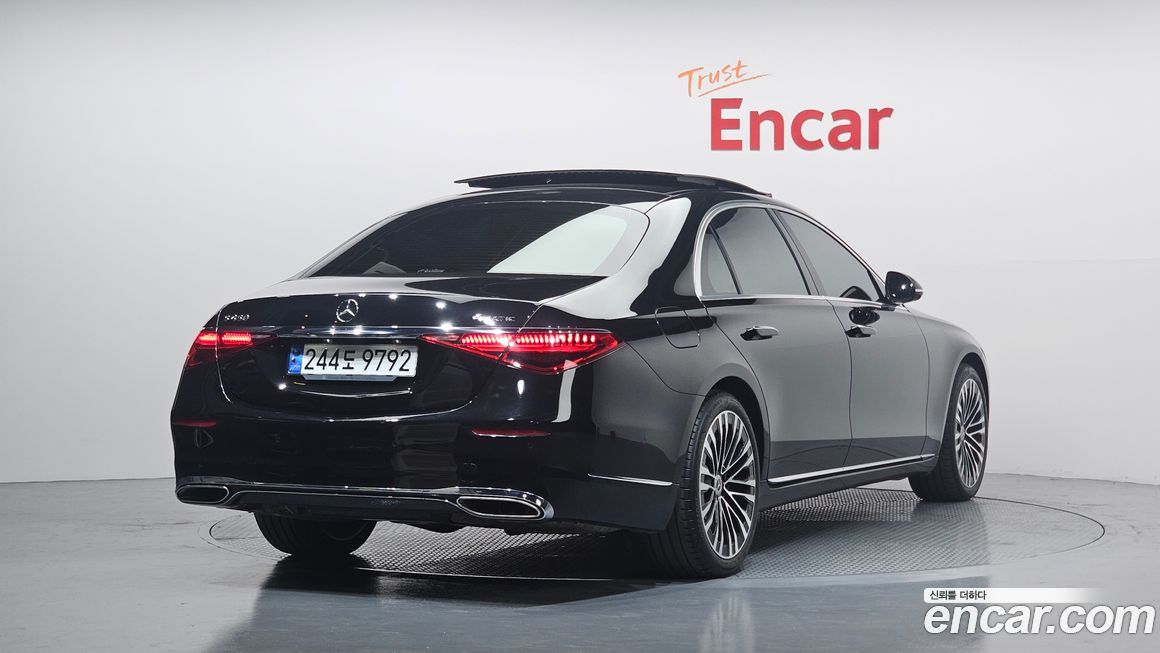 Mercedes-Benz S-Class 2023