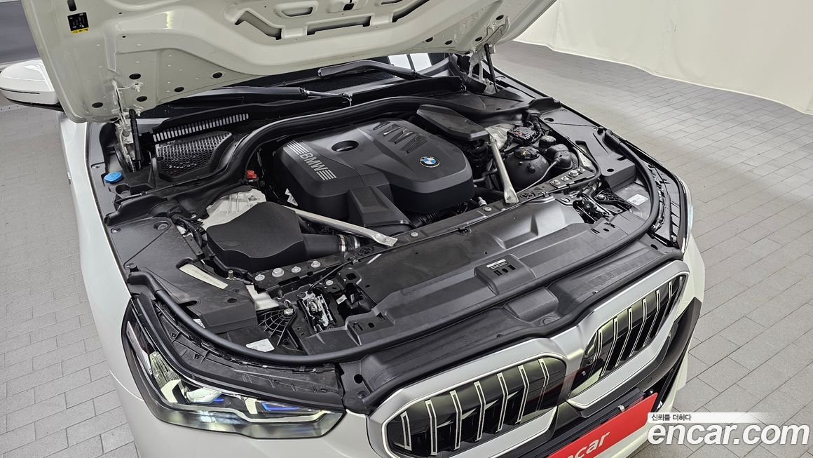 BMW 5-Series 2024