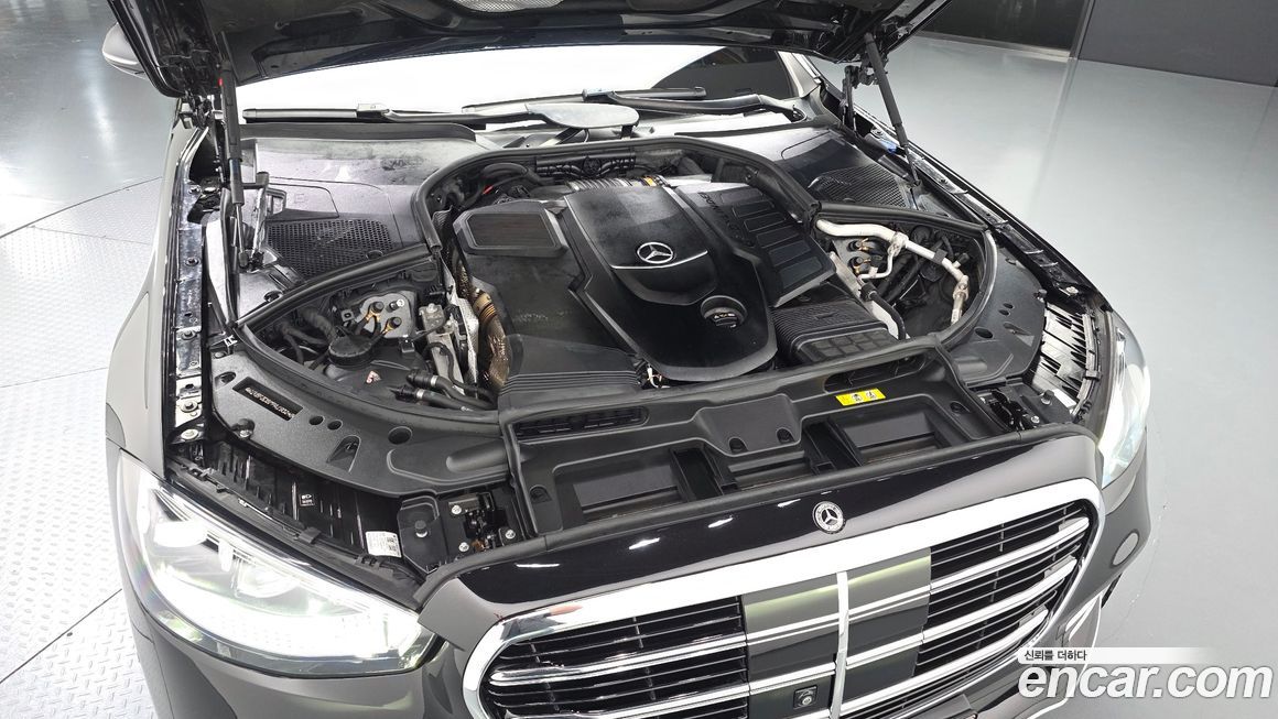 Mercedes-Benz S-Class 2023