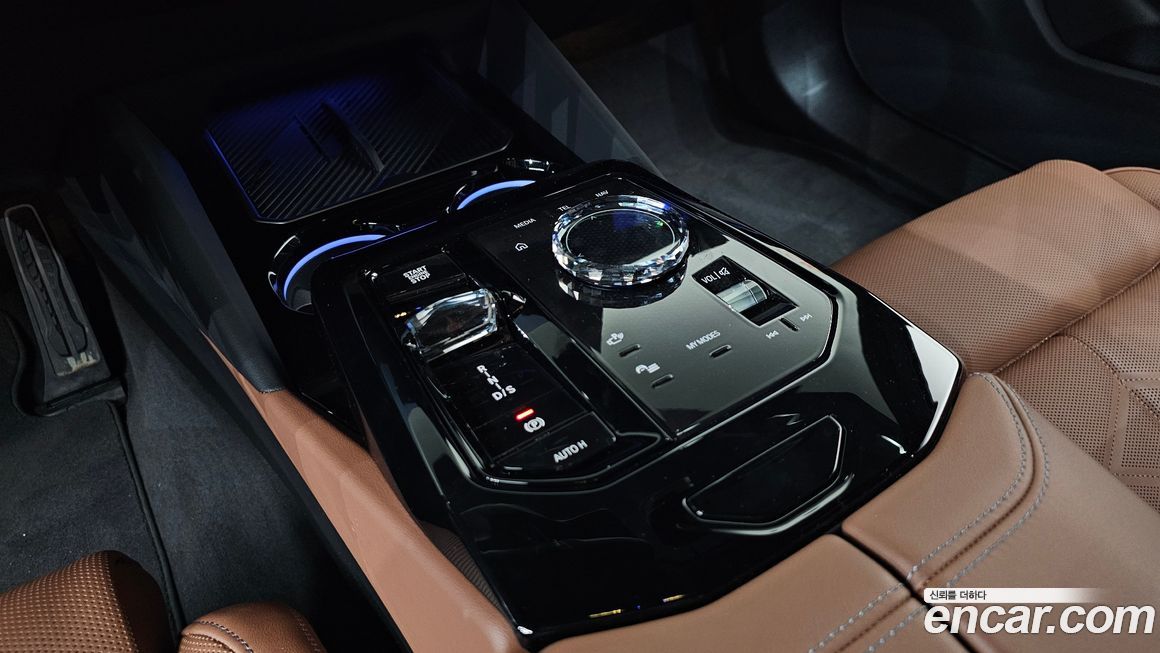 BMW 5-Series 2025