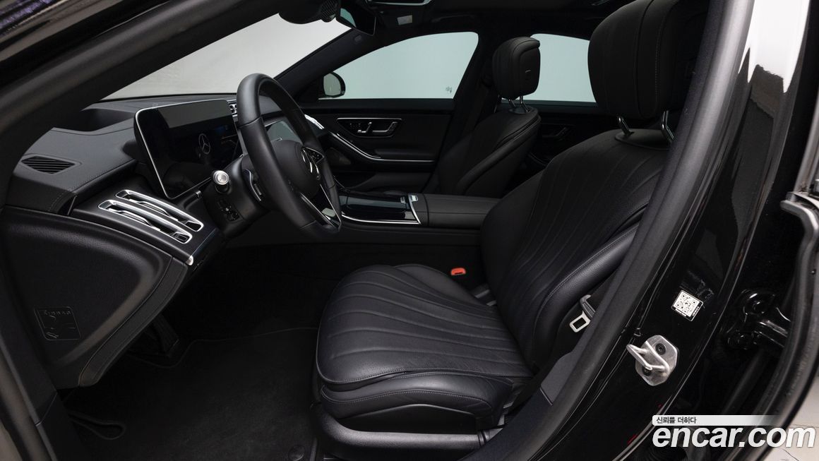 Mercedes-Benz S-Class 2025