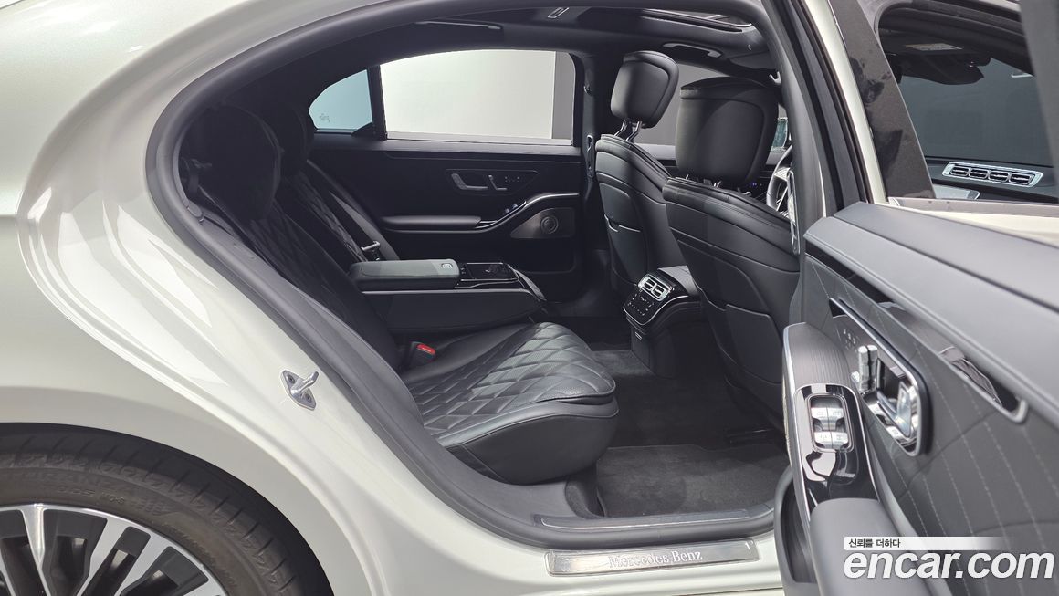 Mercedes-Benz S-Class 2023