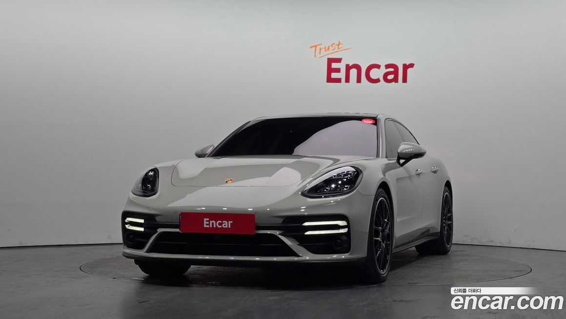 Porsche Panamera 2023
