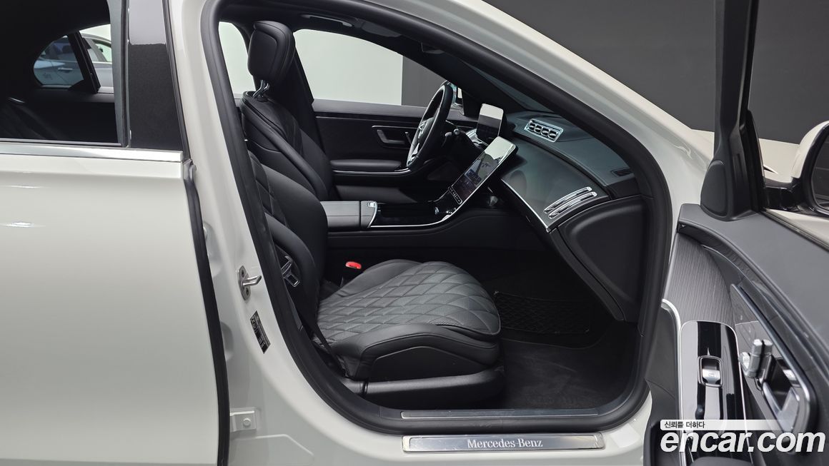 Mercedes-Benz S-Class 2023