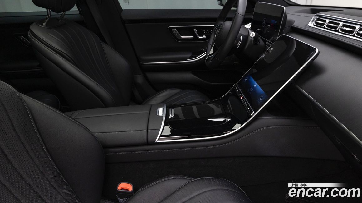 Mercedes-Benz S-Class 2025
