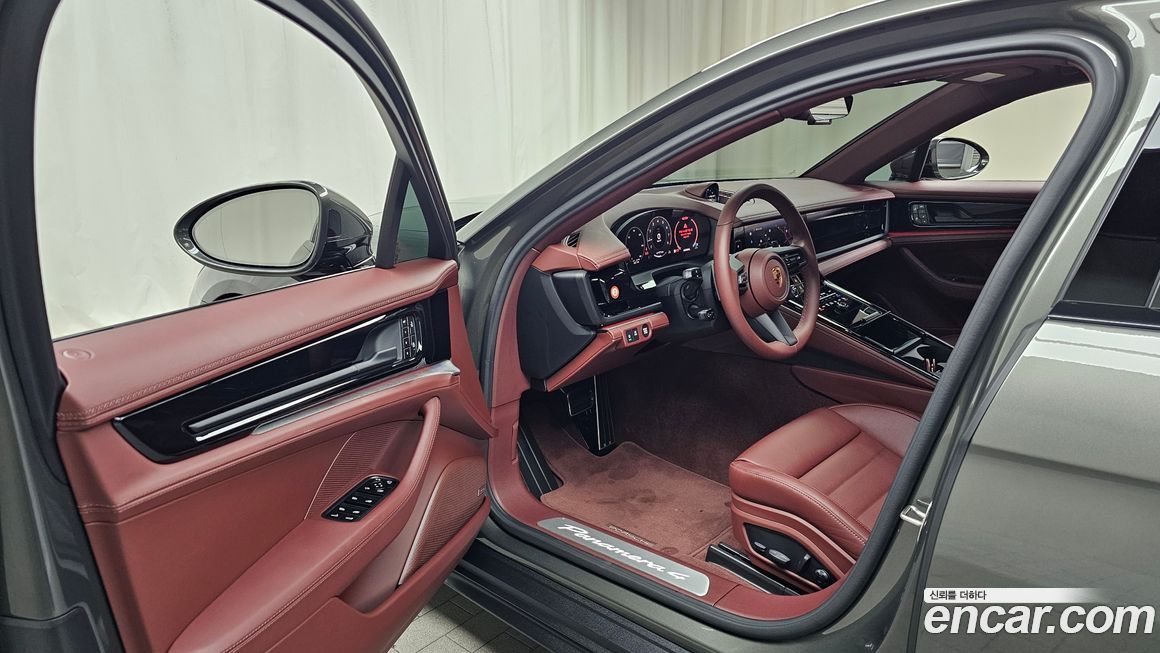 Porsche Panamera 2025