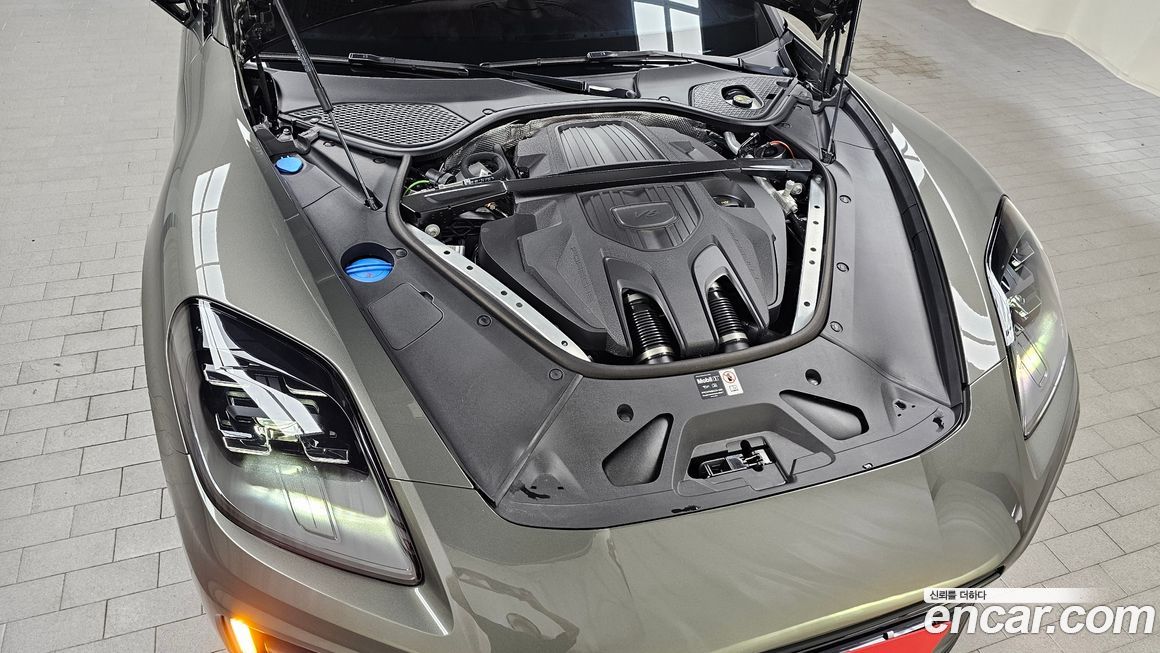 Porsche Panamera 2025