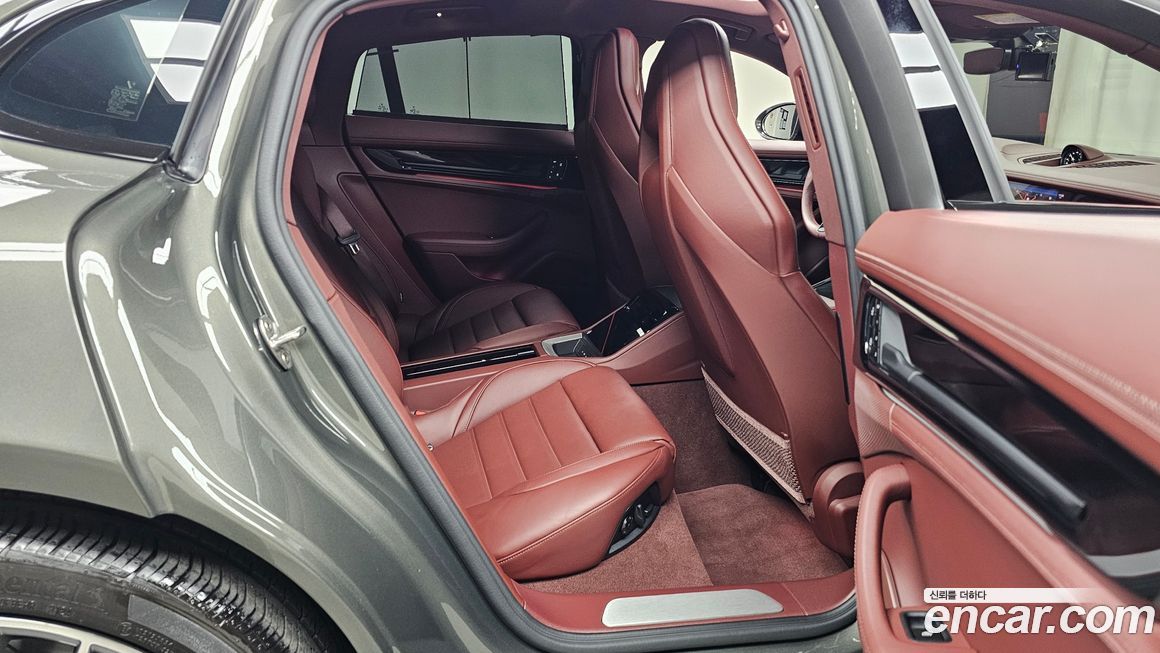 Porsche Panamera 2025