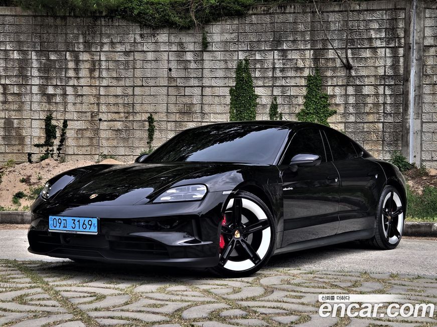 Porsche Taycan 2025