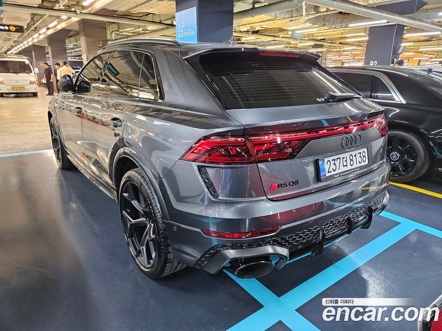 Audi RSQ8 2025