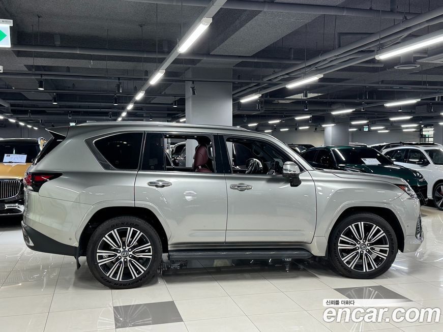 Lexus LX 2025