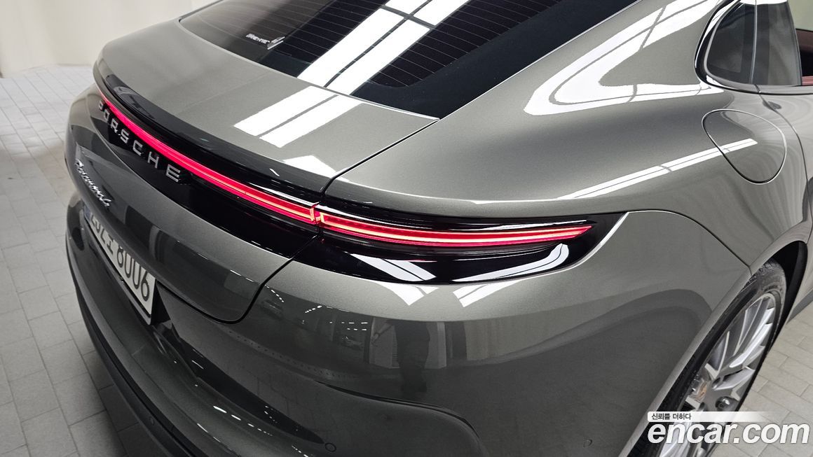 Porsche Panamera 2025