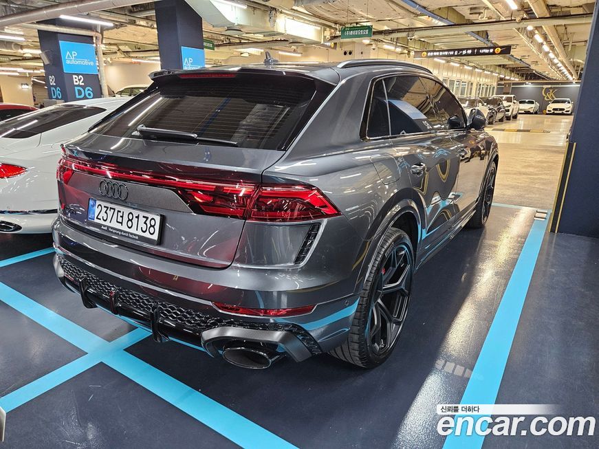 Audi RSQ8 2025