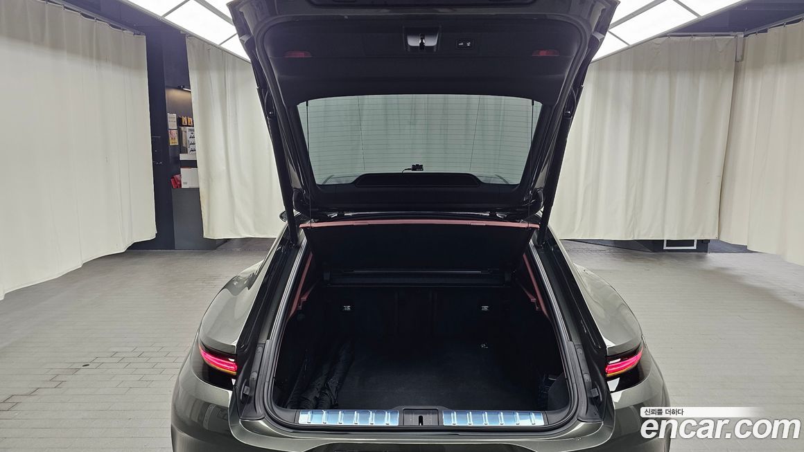 Porsche Panamera 2025