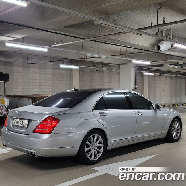 Mercedes-Benz S-Class 2010