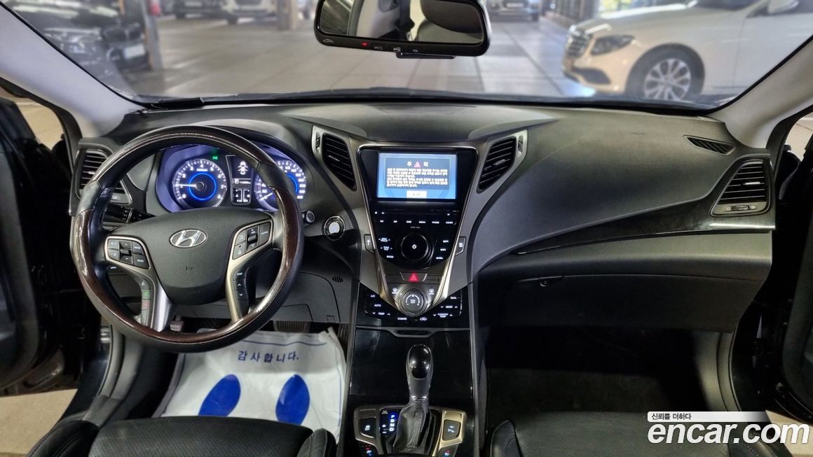 Hyundai Grandeur 2012