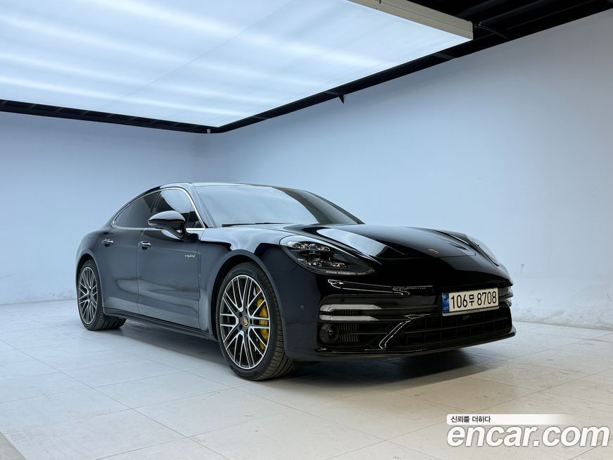 Porsche Panamera 2022
