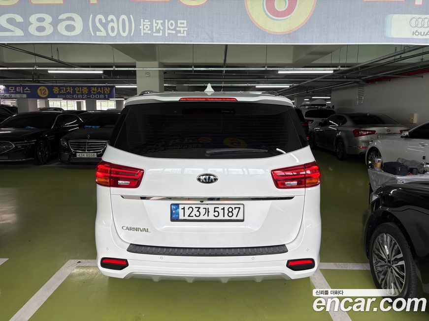 Kia Canival 2019