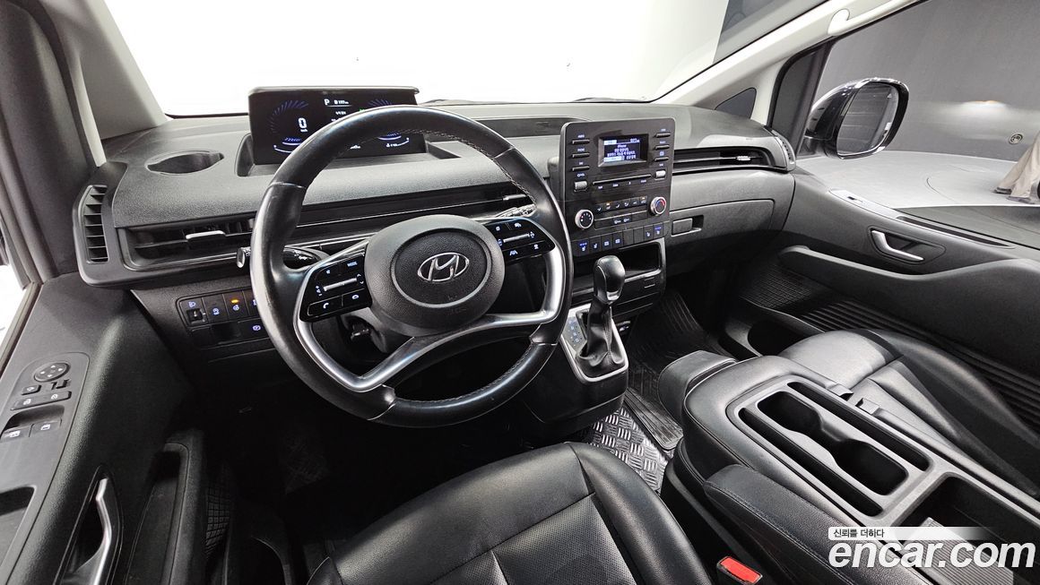 Hyundai Staria 2022