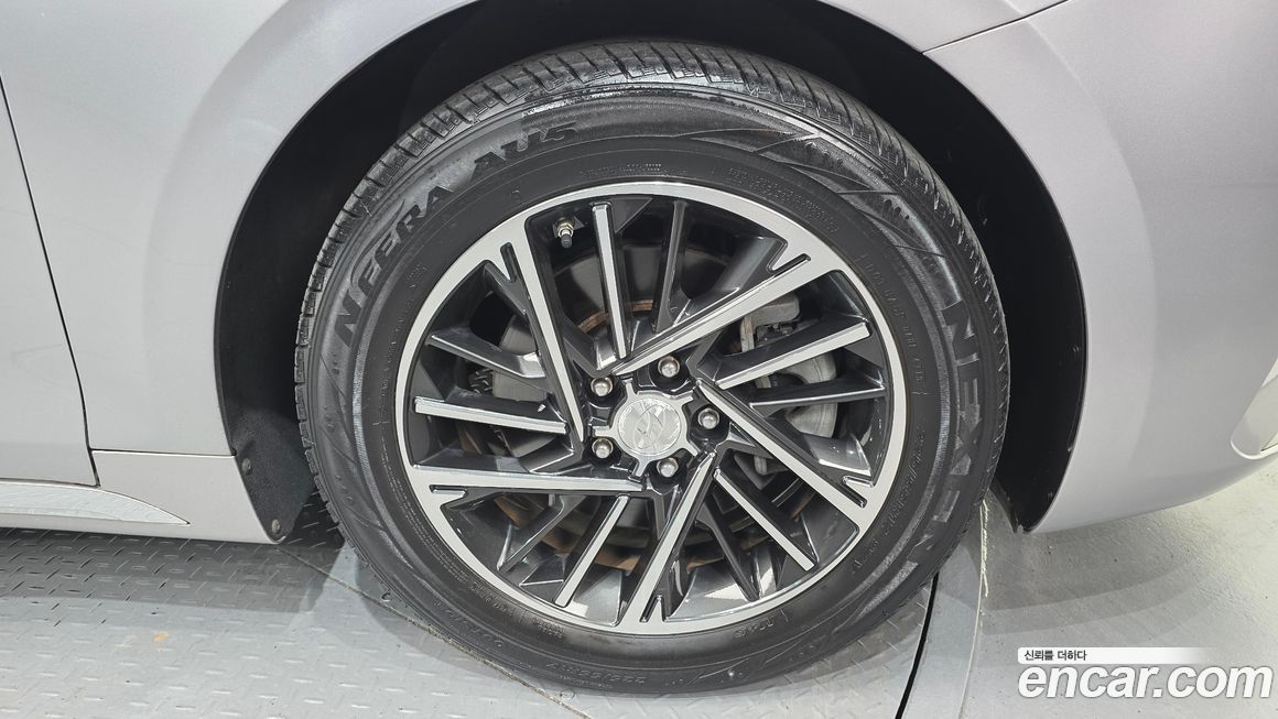 Hyundai Grandeur 2020