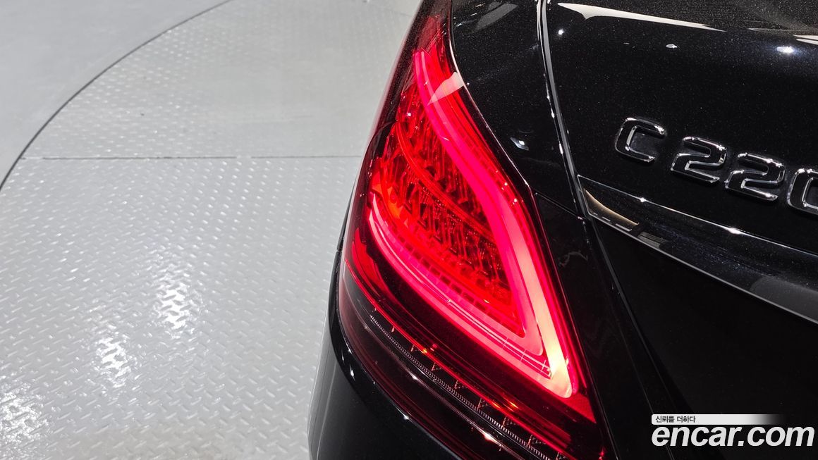 Mercedes-Benz C-Class 2020