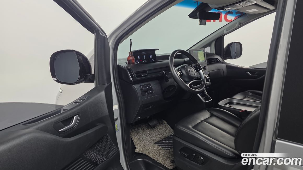 Hyundai Staria 2022