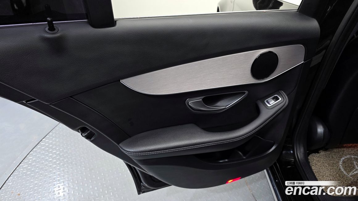 Mercedes-Benz C-Class 2020