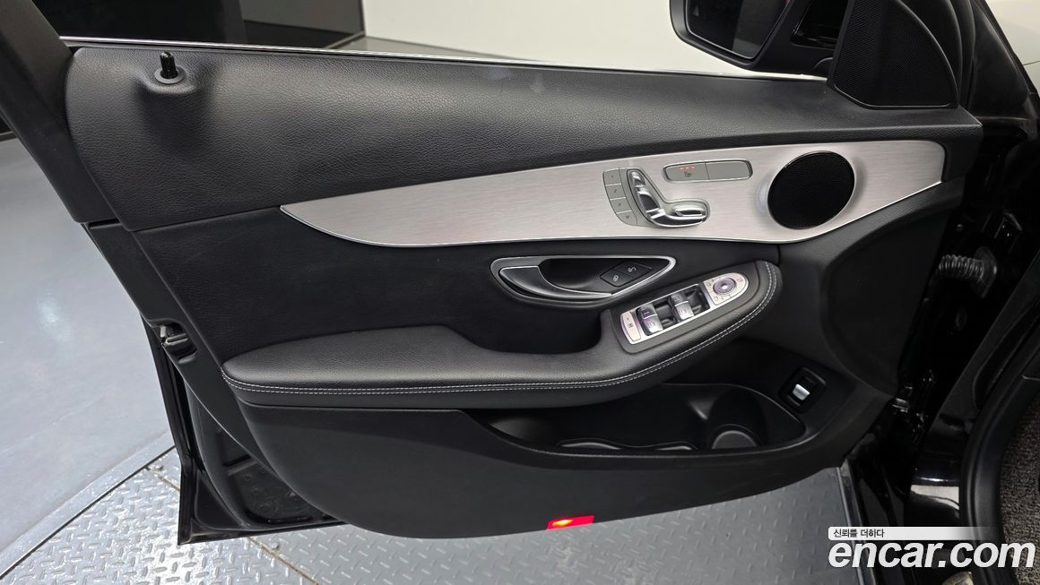 Mercedes-Benz C-Class 2020