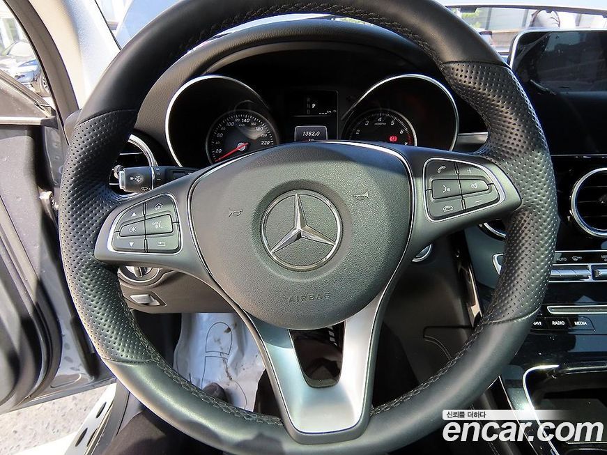 Mercedes-Benz GLC-Class 2019