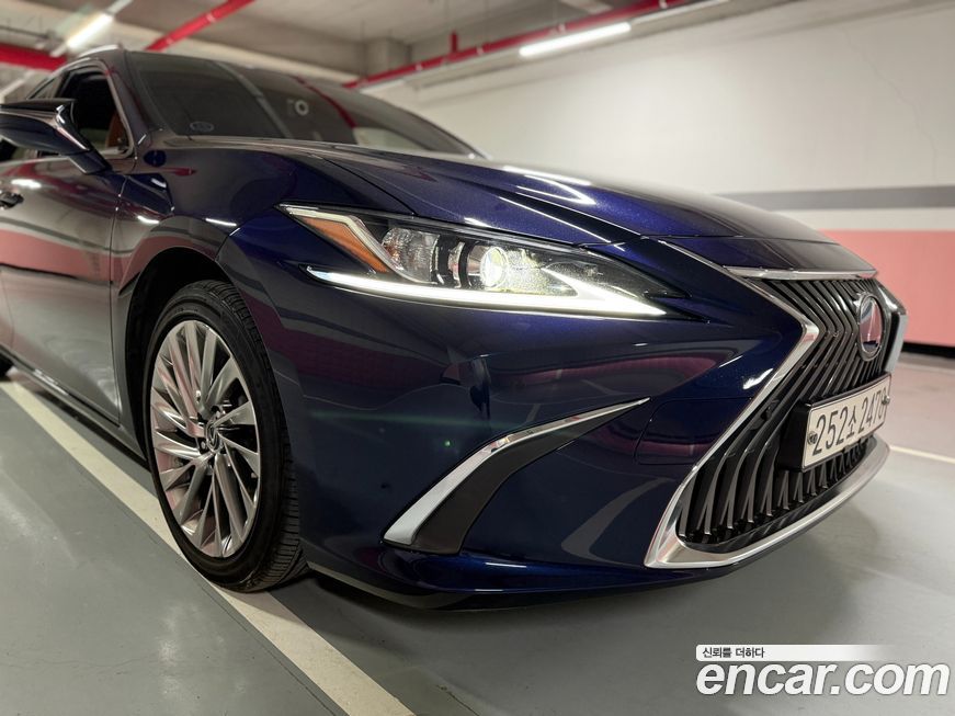 Lexus ES 2021
