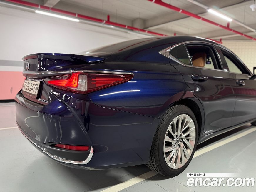 Lexus ES 2021
