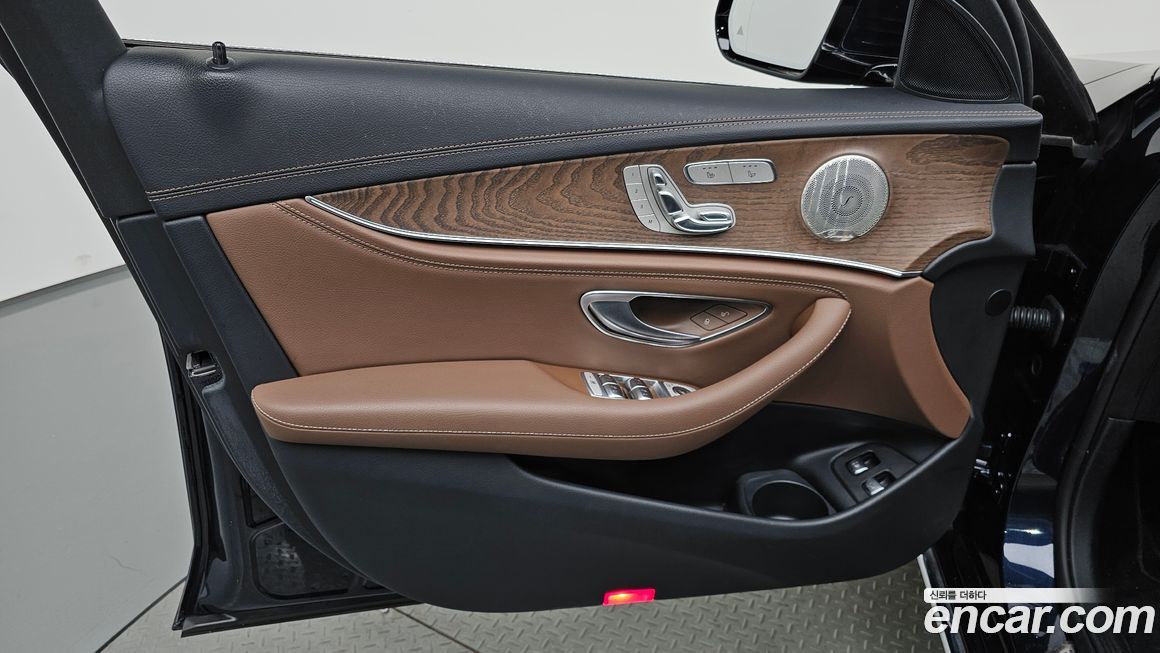 Mercedes-Benz E-Class 2022