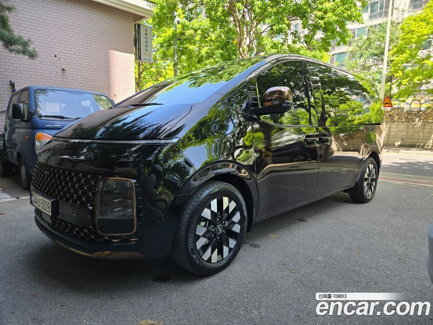 Hyundai Staria 2025