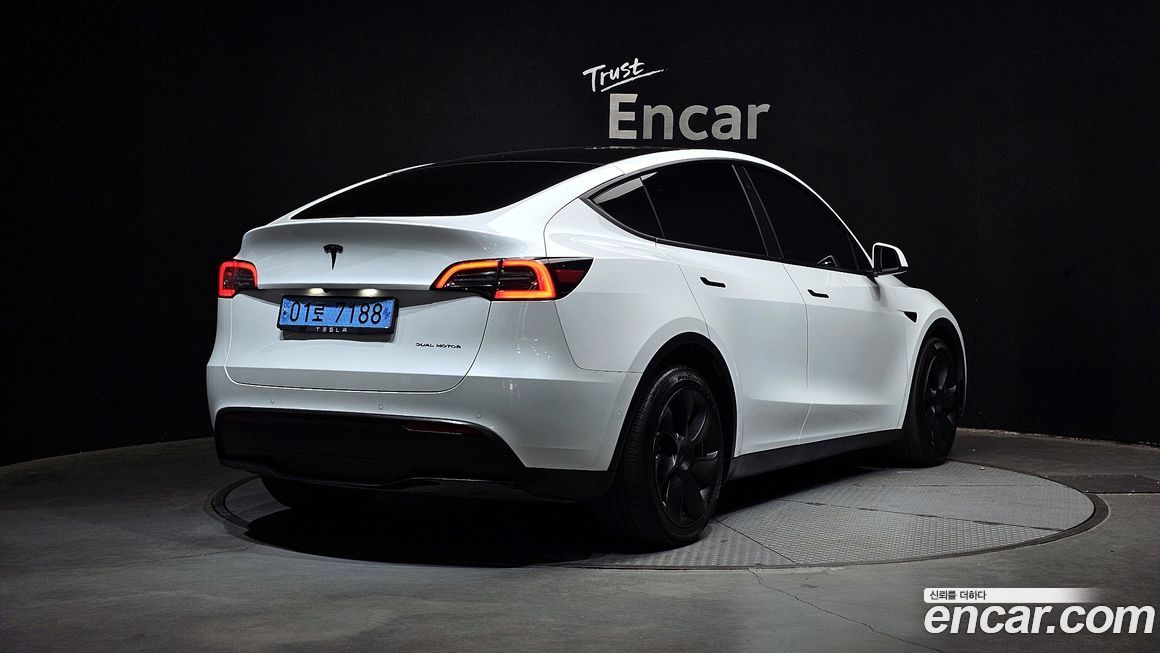 Tesla Model Y 2022