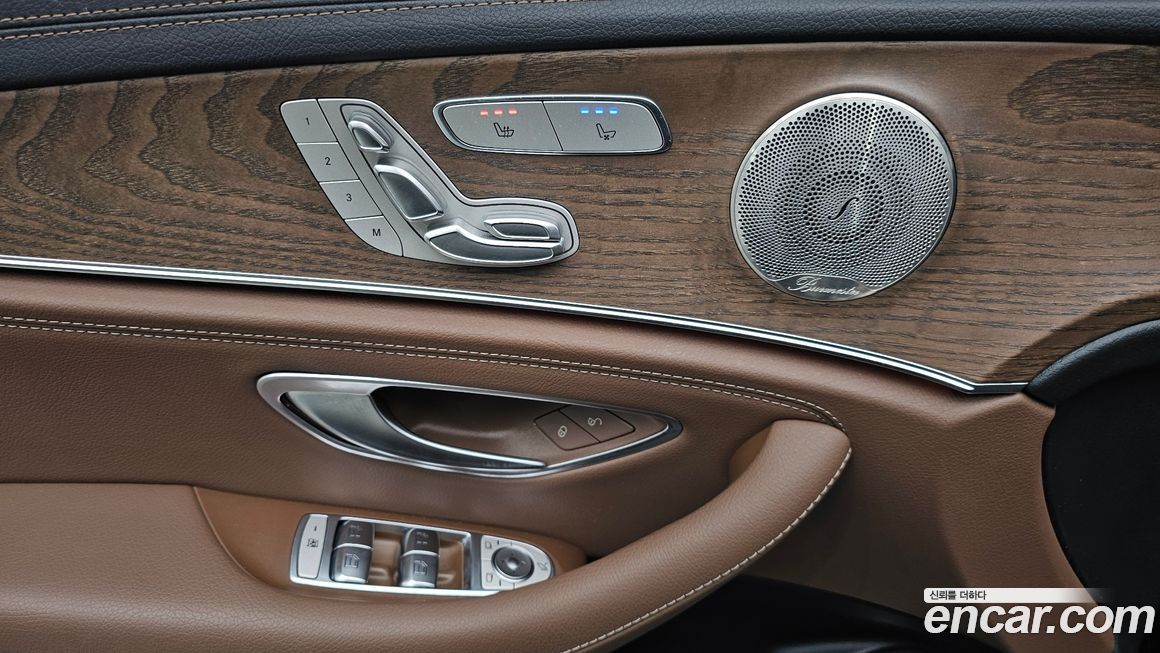 Mercedes-Benz E-Class 2022