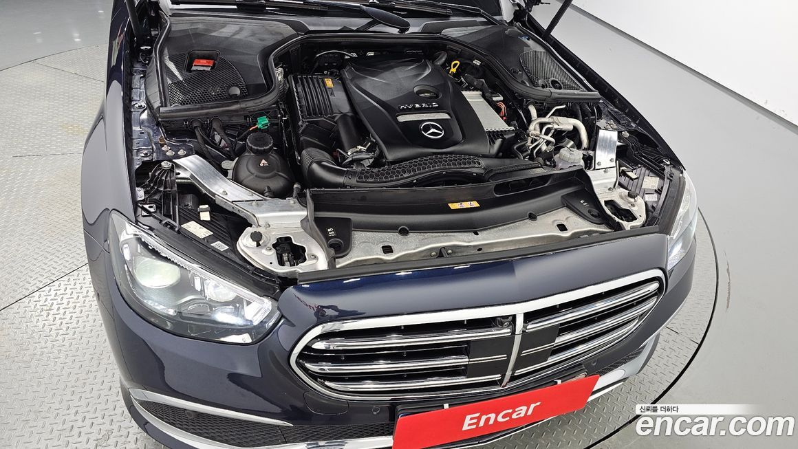 Mercedes-Benz E-Class 2022