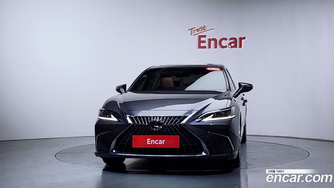 Lexus ES 2023