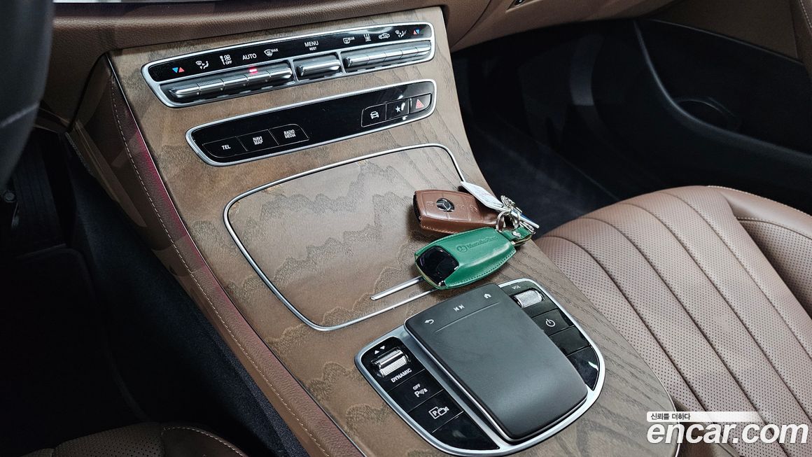 Mercedes-Benz E-Class 2022