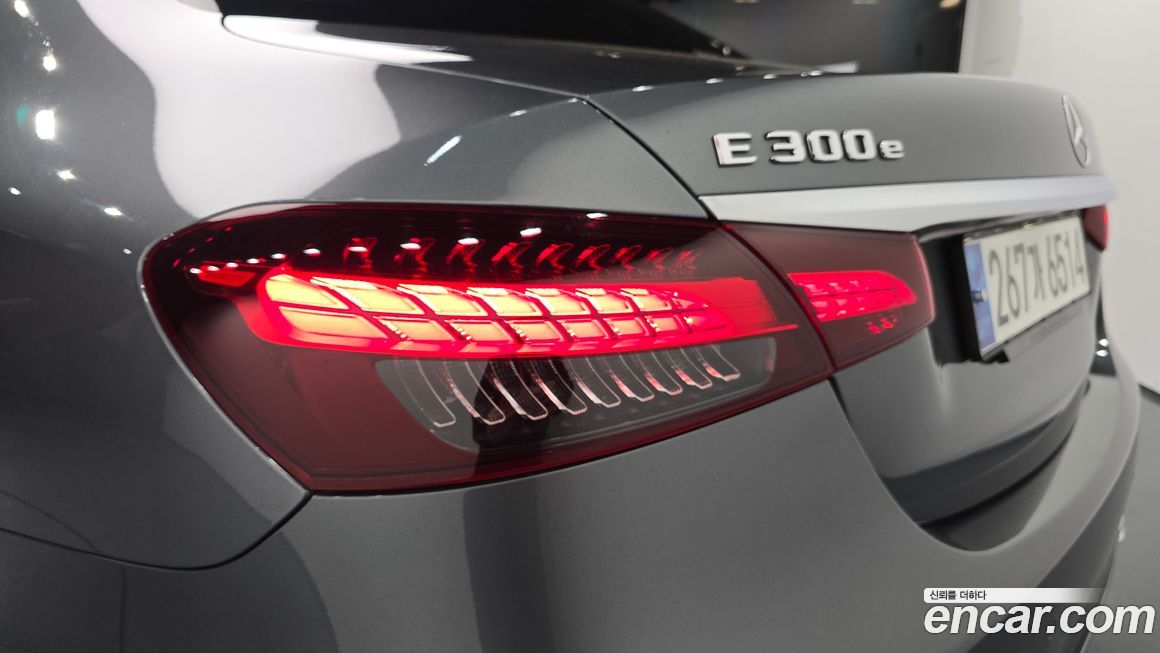 Mercedes-Benz E-Class 2023