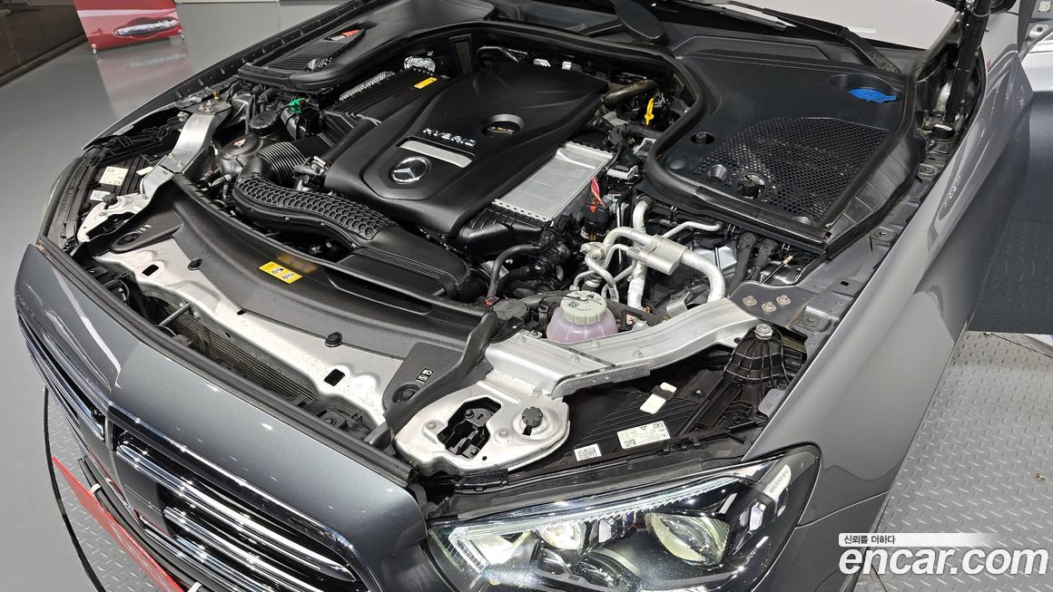 Mercedes-Benz E-Class 2023