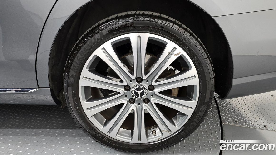 Mercedes-Benz E-Class 2023