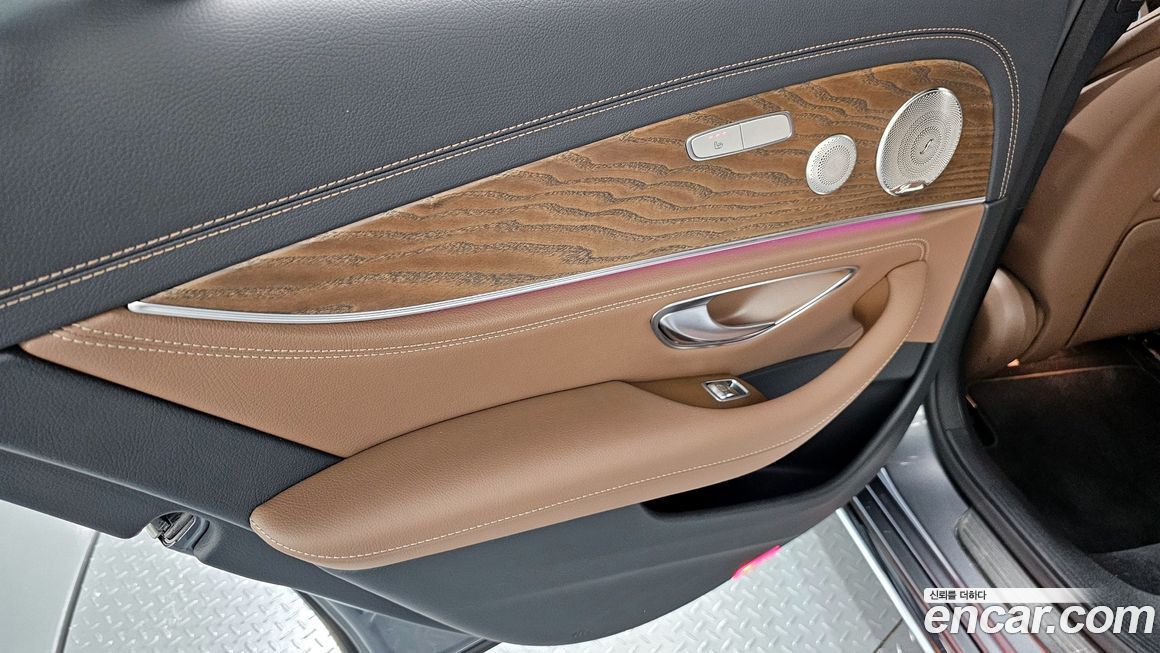 Mercedes-Benz E-Class 2023