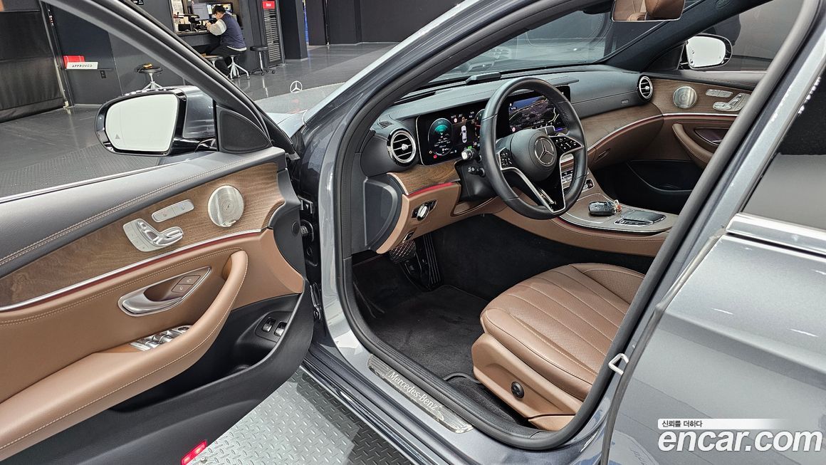 Mercedes-Benz E-Class 2023