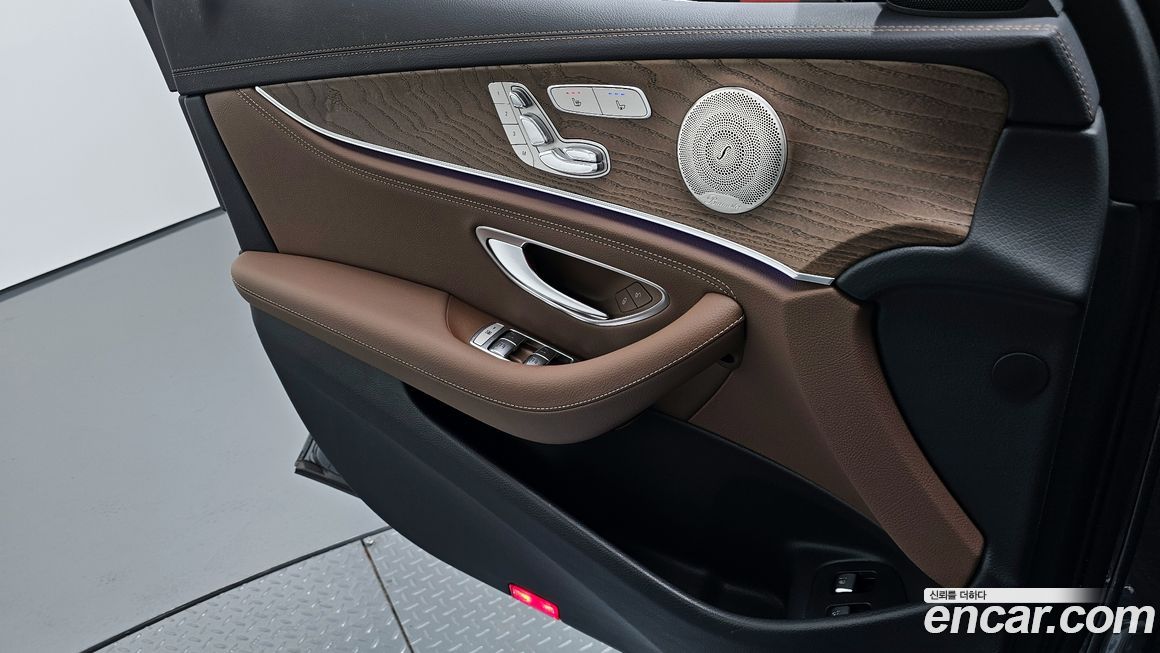 Mercedes-Benz E-Class 2023