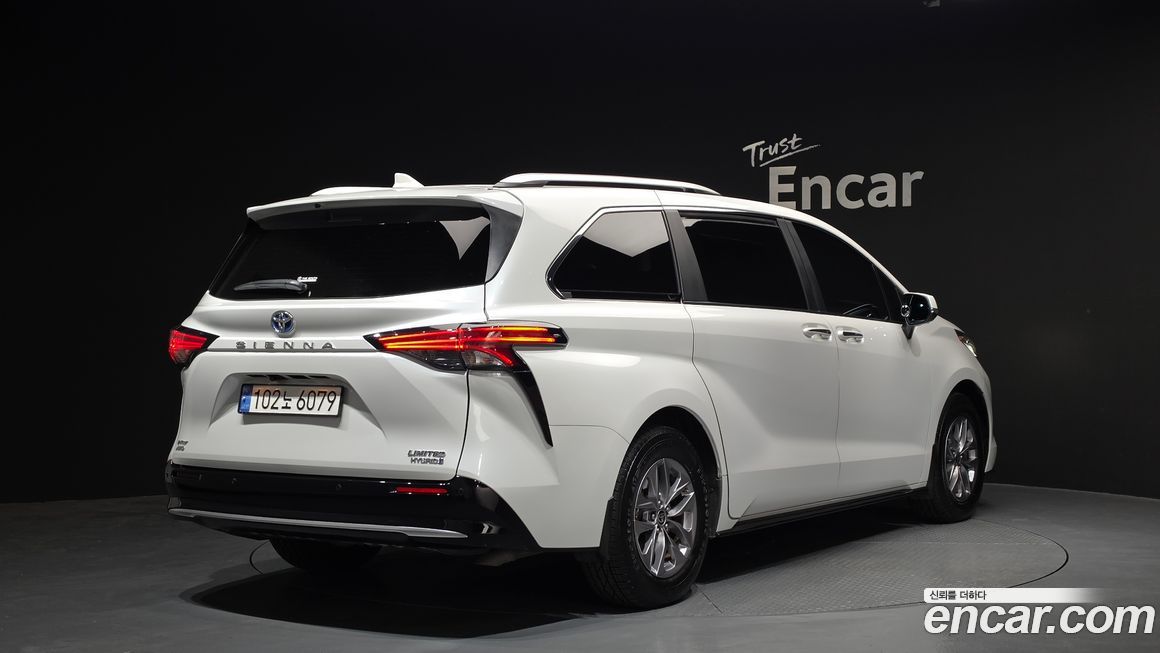 Toyota Sienna 2024