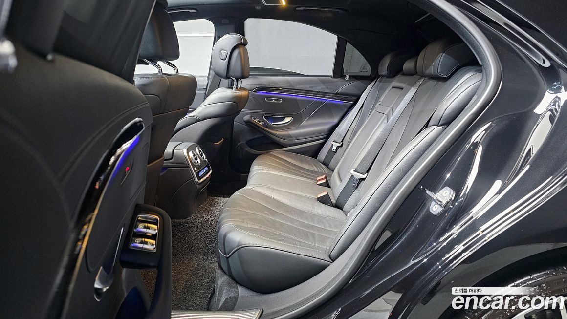 Mercedes-Benz S-Class 2020