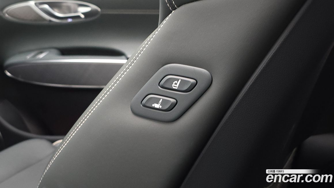 Genesis GV70 2024